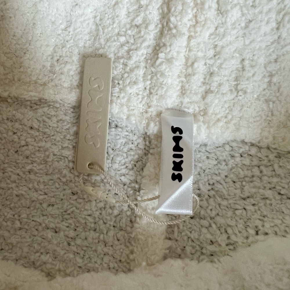 Skims Soft Pants - Picture 4 of 4